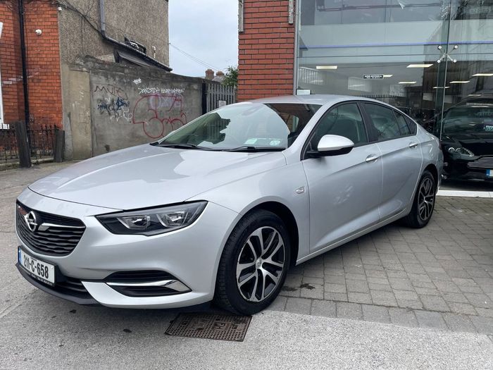 Opel Insignia 2021