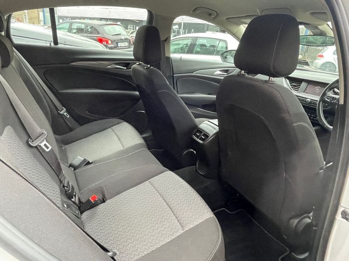 Opel Insignia 2021