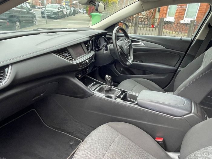 Opel Insignia 2021