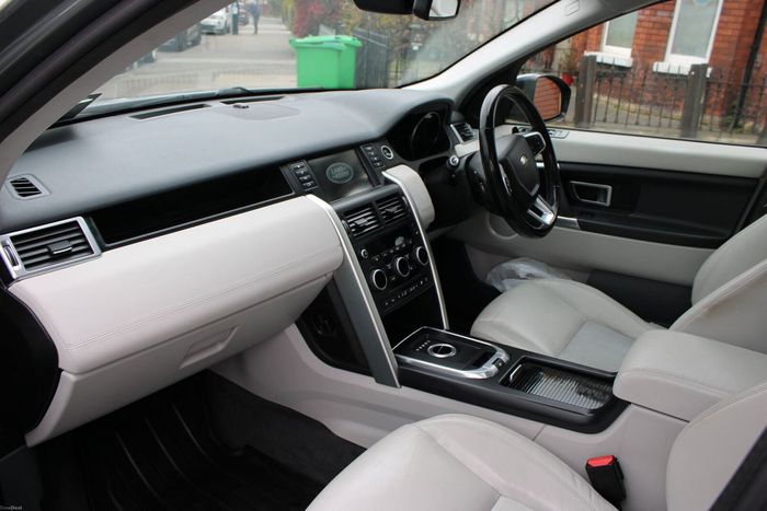 Land Rover Discovery Sport 2015