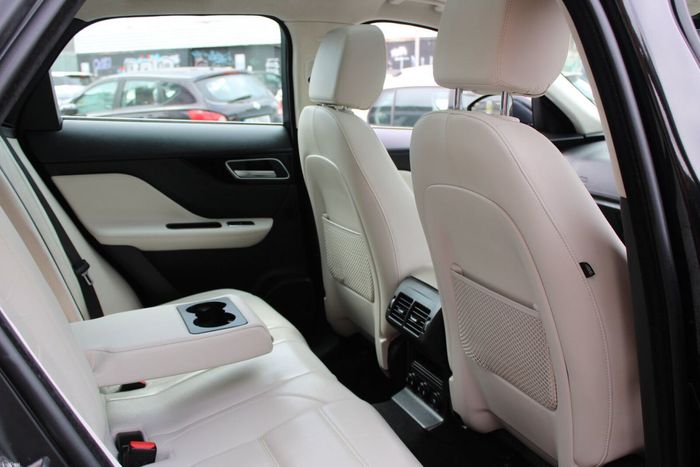 Jaguar F- PACE 2019