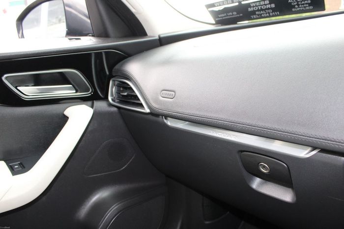 Jaguar F- PACE 2019