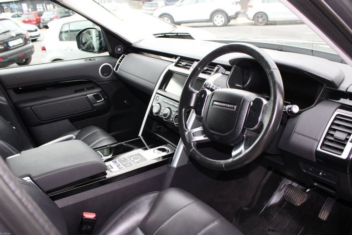 Land Rover Discovery 2020
