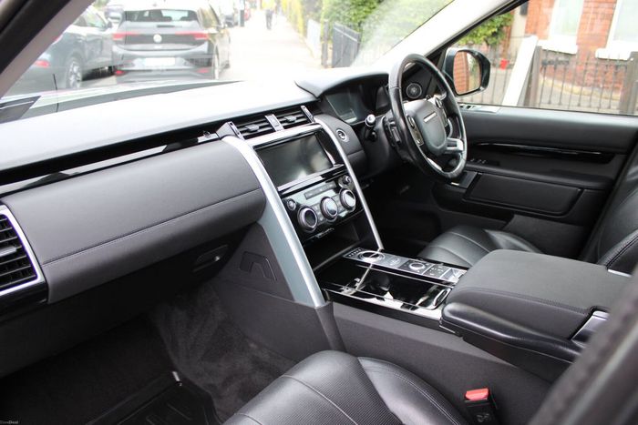 Land Rover Discovery 2020