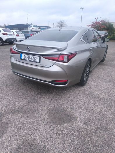 Lexus ES 2024