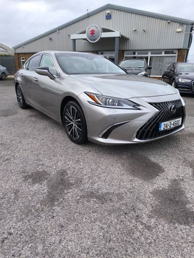 Lexus ES 2024