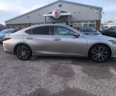 Lexus ES 2022