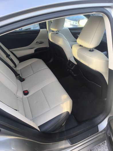 Lexus ES 2022