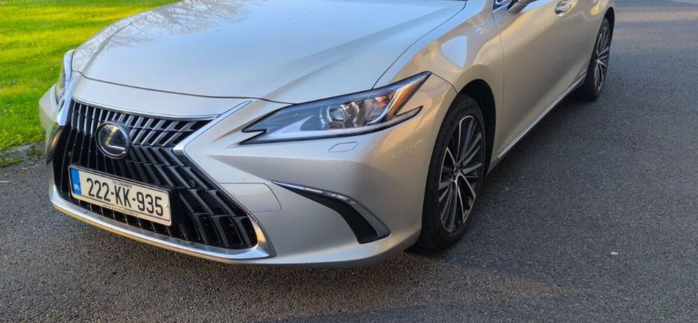 Lexus ES 2022