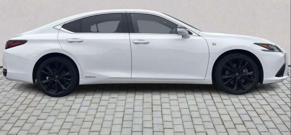 Lexus ES 2023