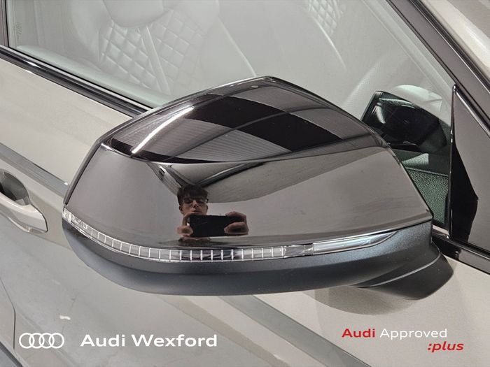Audi SQ5 2025