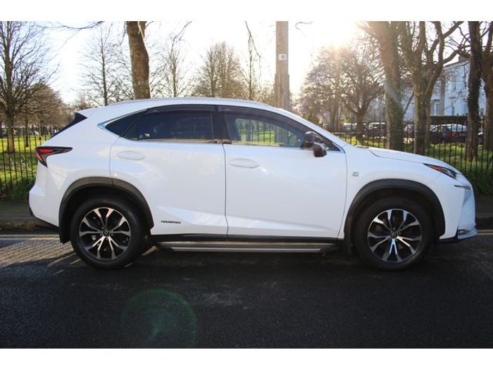 Lexus NX 300h 2016