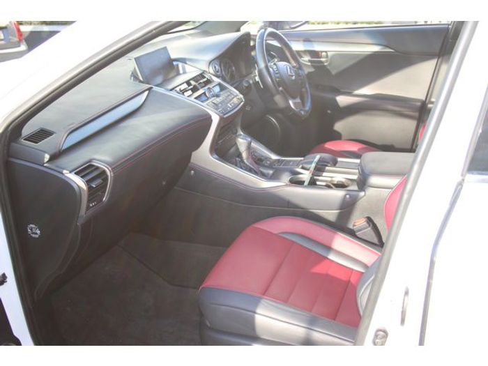 Lexus NX 300h 2016