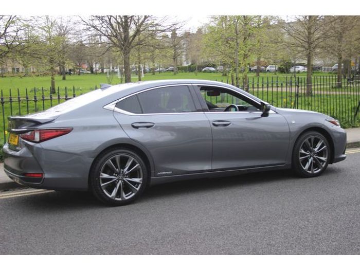 Lexus ES 300h 2019