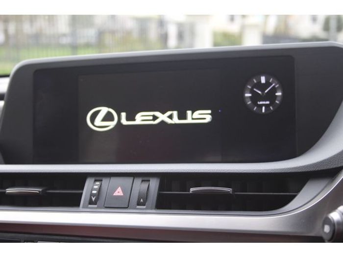 Lexus ES 300h 2019