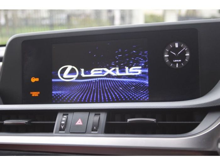 Lexus ES 300h 2019