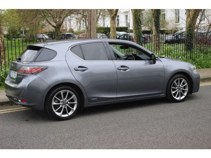 Lexus CT200H 2013