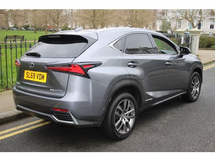 Lexus NX 300h 2019
