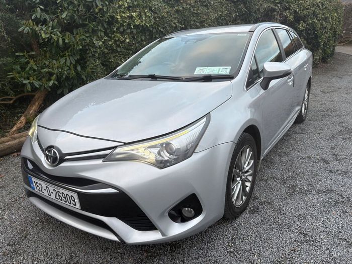 Toyota Avensis 2015