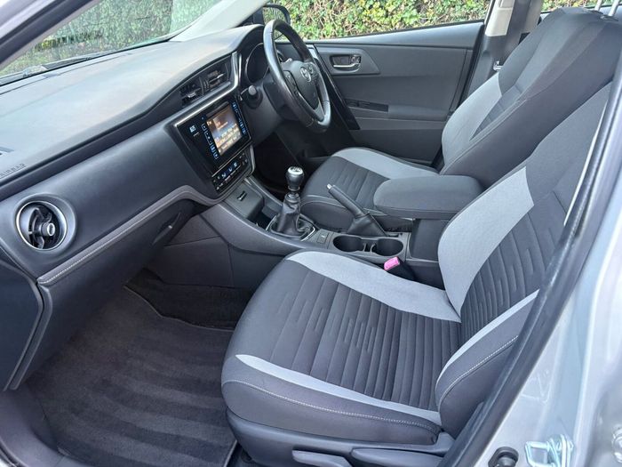 Toyota Auris 2016