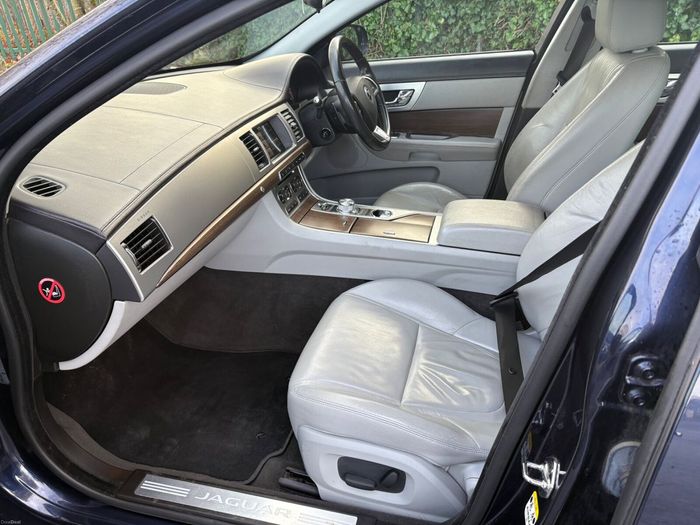 Jaguar XF 2014