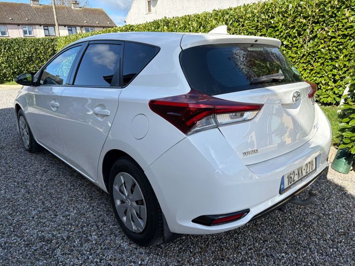 Toyota Auris 2016