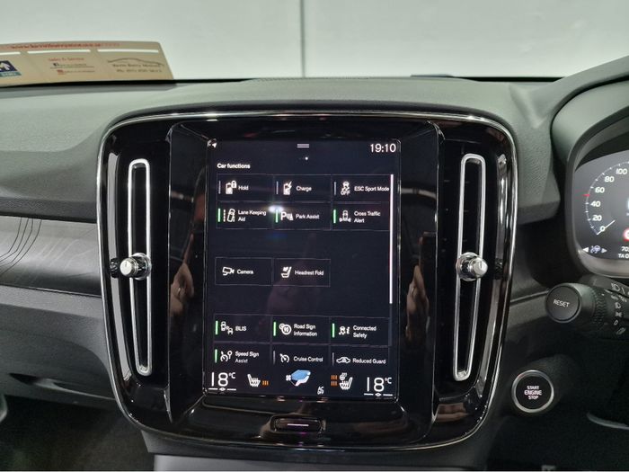 Volvo XC40 2023