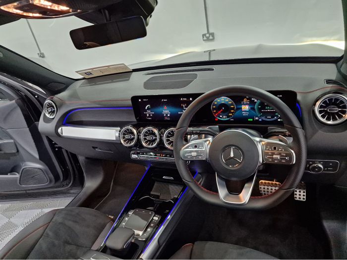Mercedes-Benz EQB 2024
