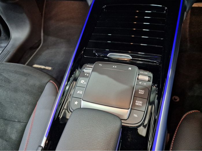 Mercedes-Benz EQB 2024