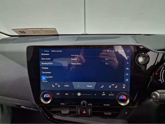Lexus NX 450H+ 2024