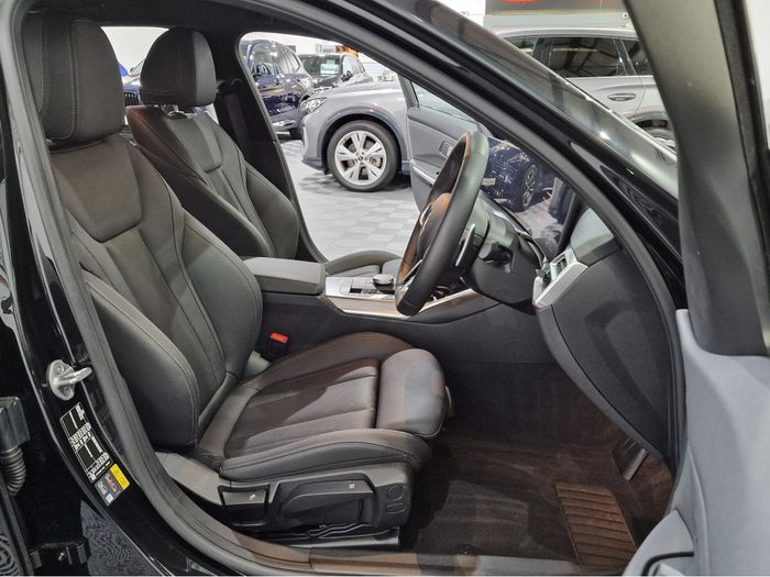 BMW 3 Series 2025