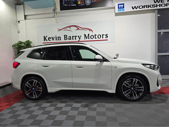 BMW iX1 2023
