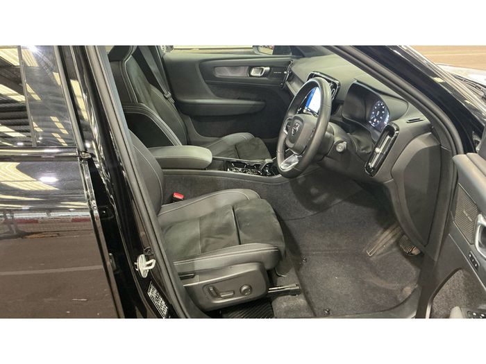 Volvo XC40 2024