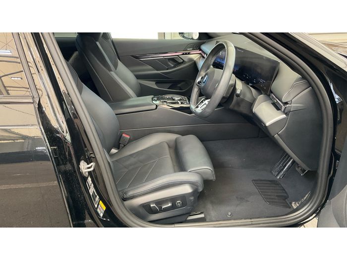 BMW i5 2024
