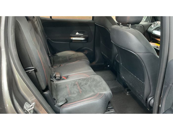 Mercedes-Benz EQB 2024