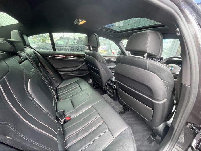 BMW 5 Series 2021