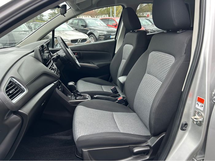 Suzuki S-CROSS 2024