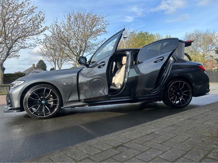 BMW 3 Series 2021