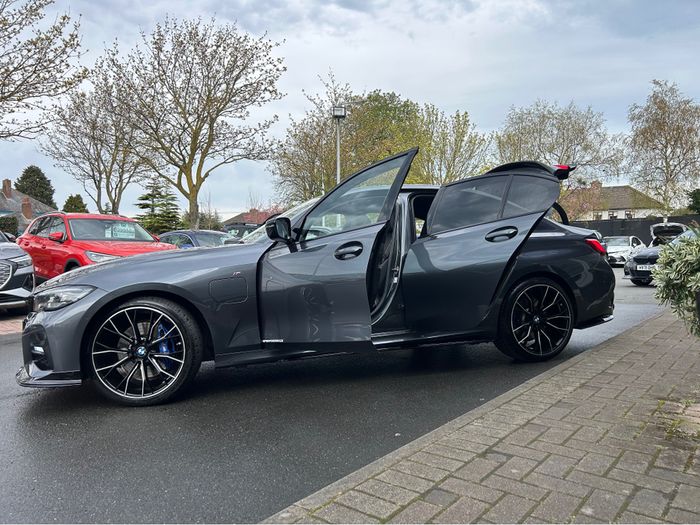 BMW 3 Series 2021