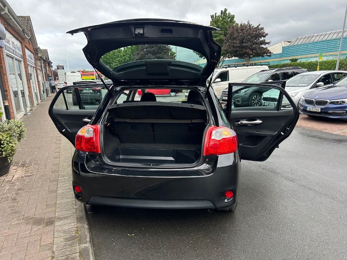 Toyota Auris 2011