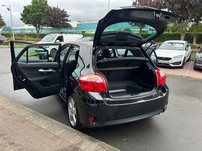 Toyota Auris 2011