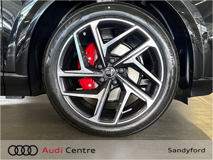 Audi Q6 e-tron 2026
