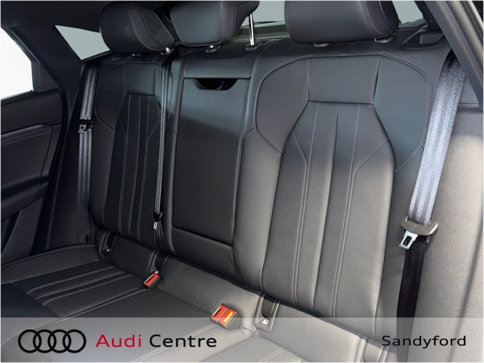 Audi Q6 e-tron 2026