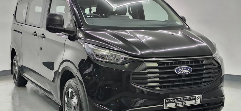 Ford Tourneo Custom 2025