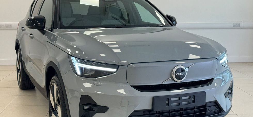 Volvo EX40 2026