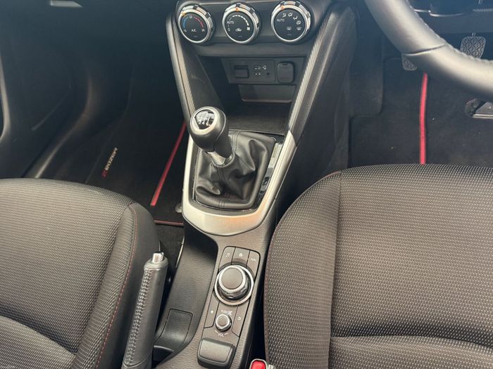 Mazda 2 2023