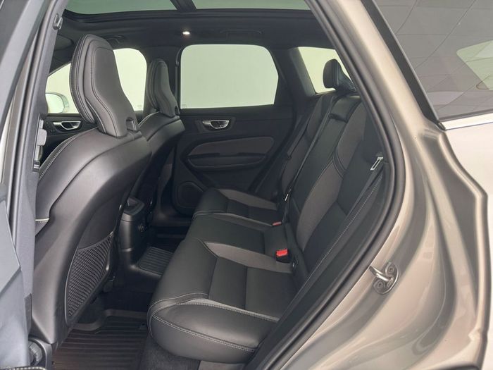 Volvo XC60 2025