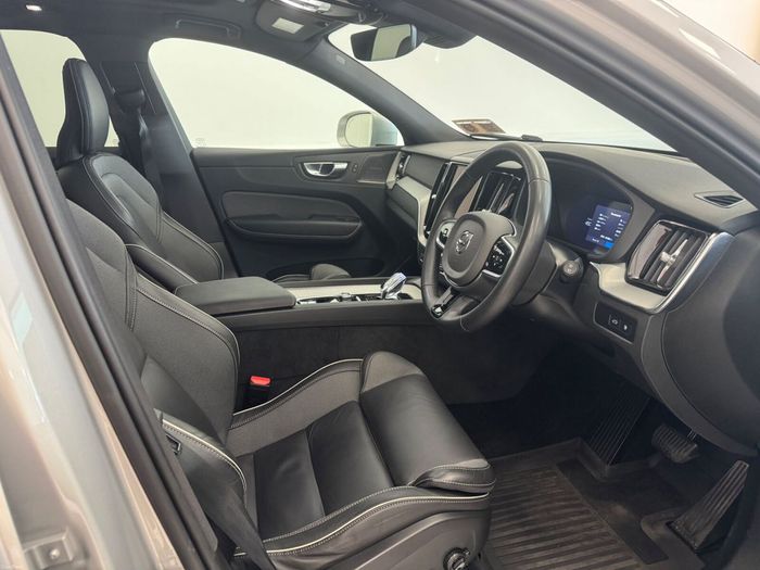 Volvo XC60 2025