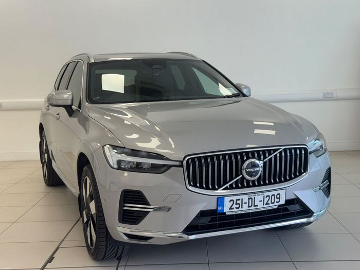 Volvo XC60 2025