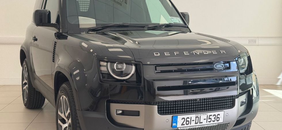 Land Rover Defender 2026